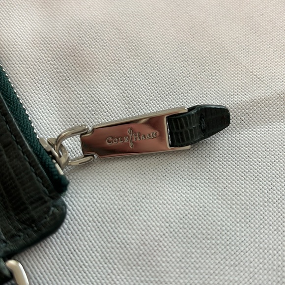 🐆 Cole Haan Green Wristlet Wallet - Picture 4 of 9